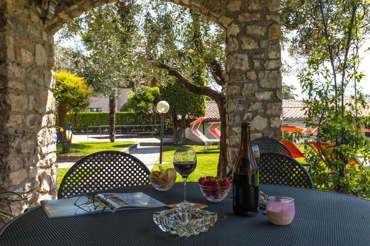 Villa Mariarosa Apartments Тиньяле Экстерьер фото